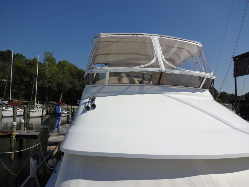 1998 Cruisers Yachts 35