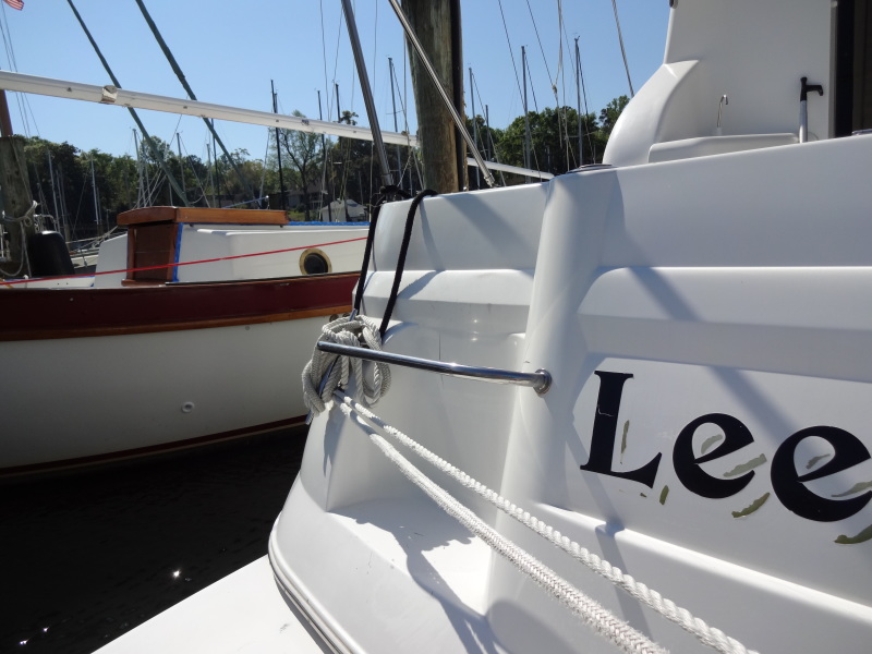 1998 Cruisers Yachts 35
