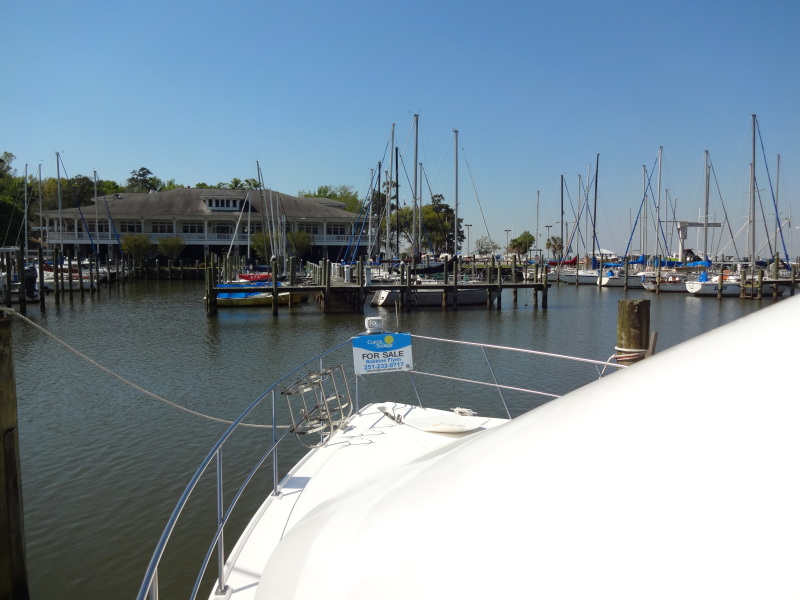 1998 Cruisers Yachts 35
