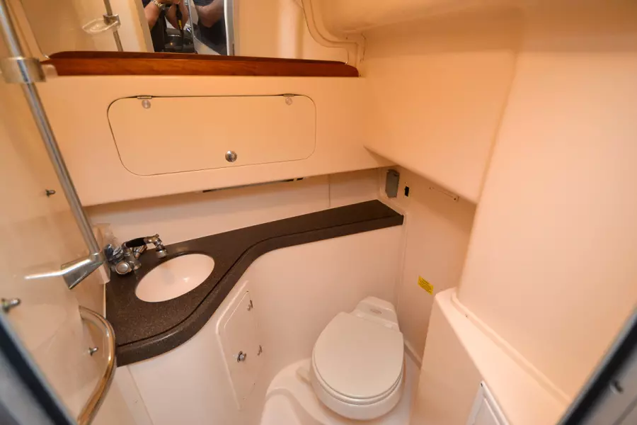 2005 Grady-White 330 Express