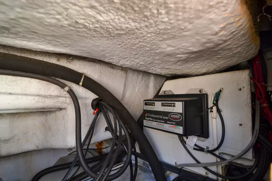 2005 Grady-White 330 Express