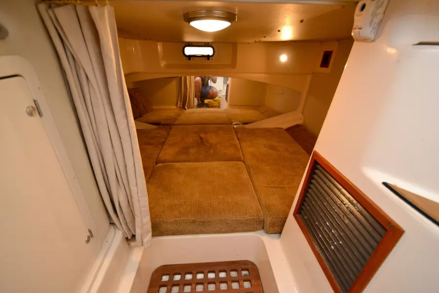 2005 Grady-White 330 Express