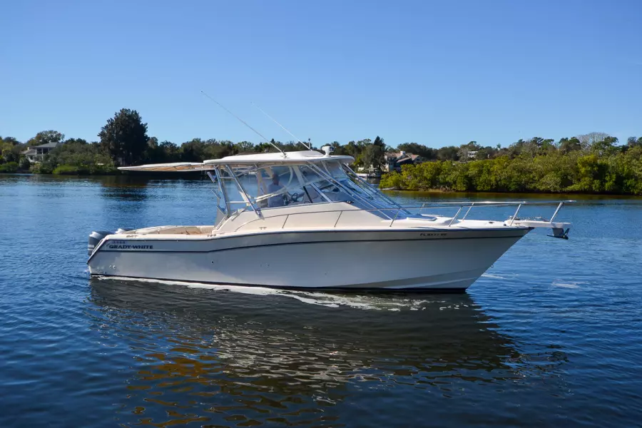 Grady-White 330 Express