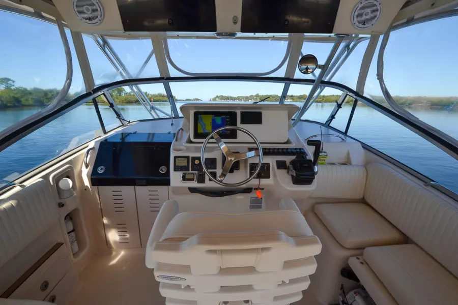 2005 Grady-White 330 Express