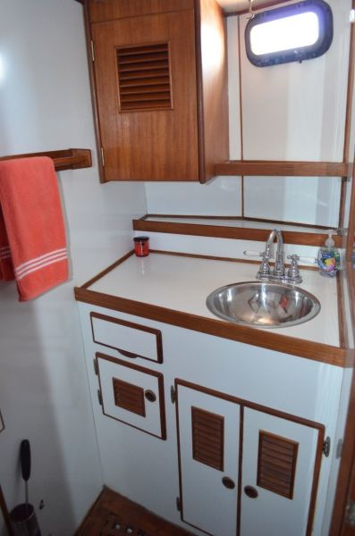 1979 Marine Trader Double Cabin