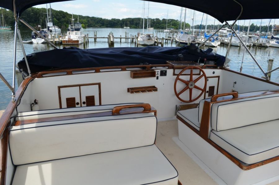 1979 Marine Trader Double Cabin