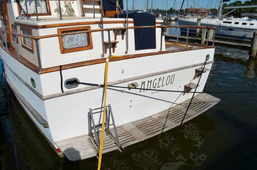 1979 Marine Trader Double Cabin