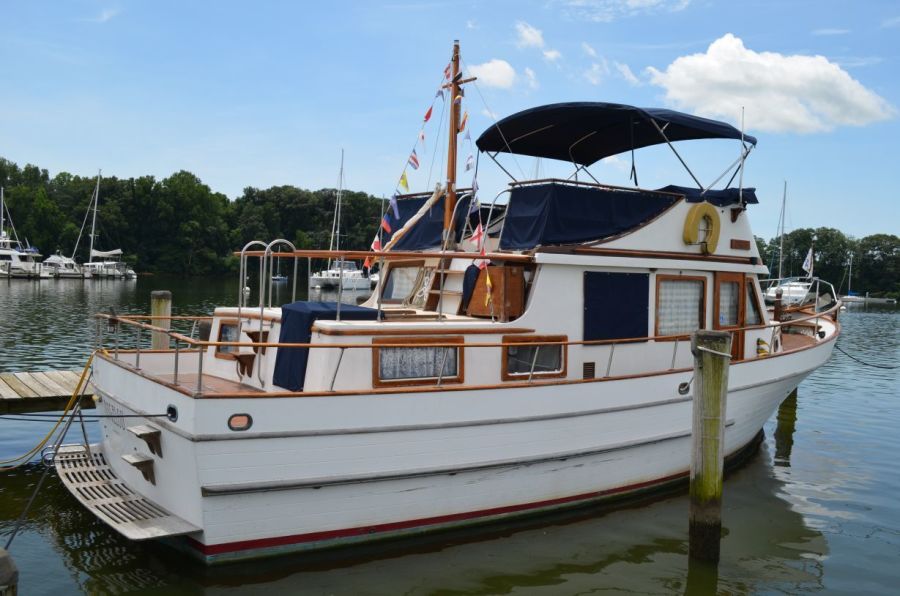 1979 Marine Trader Double Cabin