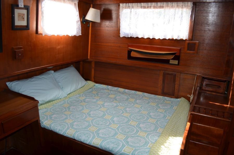 1979 Marine Trader Double Cabin