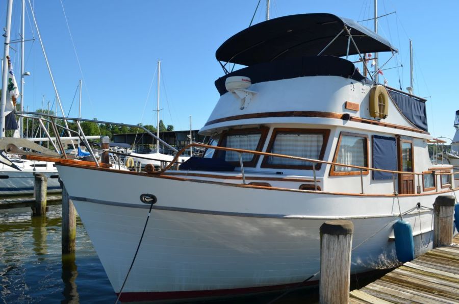 1979 Marine Trader Double Cabin