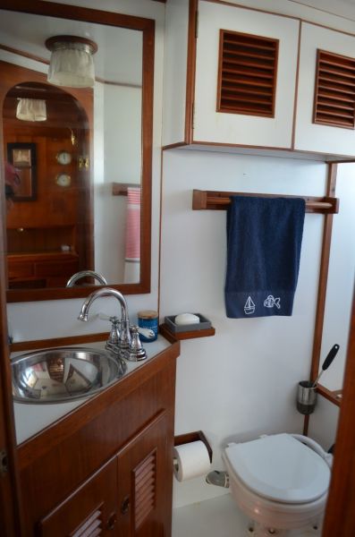 1979 Marine Trader Double Cabin