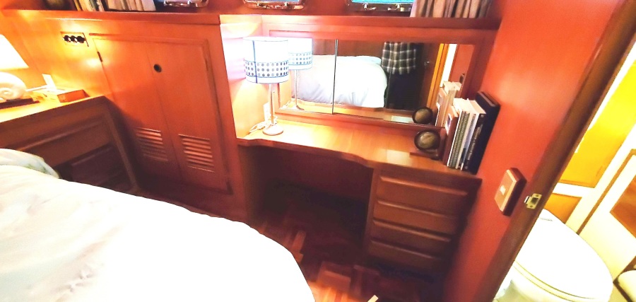 1983 DeFever Offshore Cruiser