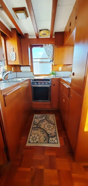 1983 DeFever Offshore Cruiser