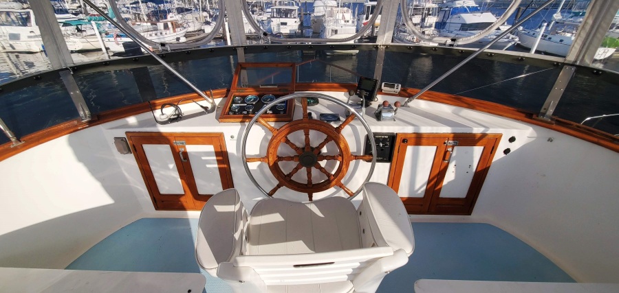 1983 DeFever Offshore Cruiser