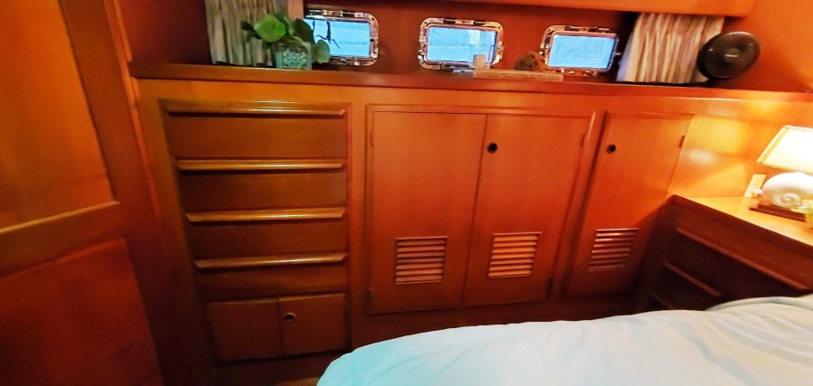 1983 DeFever Offshore Cruiser