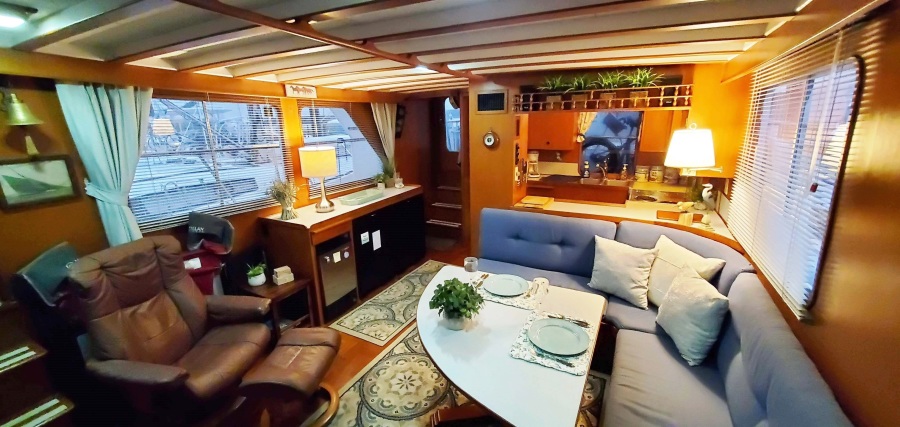 1983 DeFever Offshore Cruiser