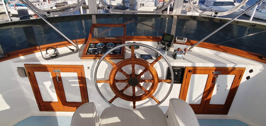 1983 DeFever Offshore Cruiser