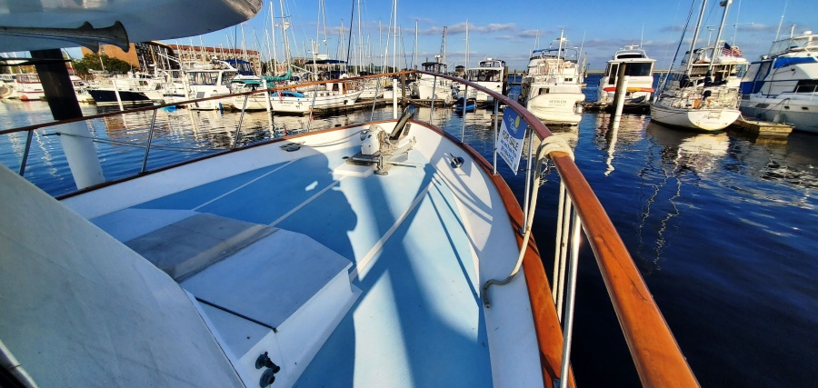 1983 DeFever Offshore Cruiser
