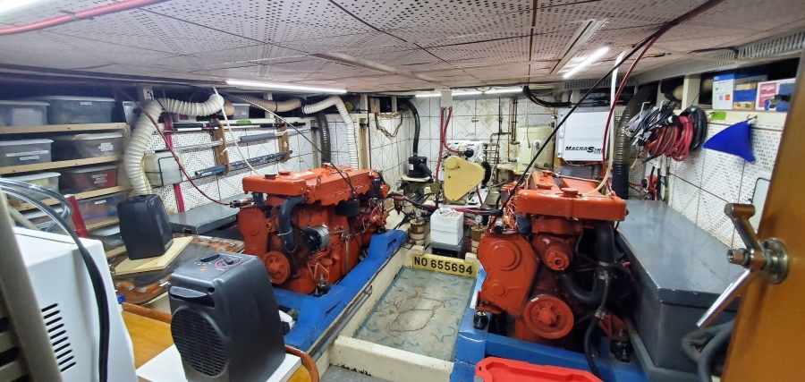 1983 DeFever Offshore Cruiser