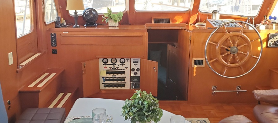 1983 DeFever Offshore Cruiser