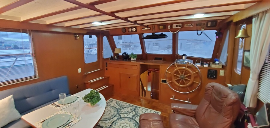 1983 DeFever Offshore Cruiser