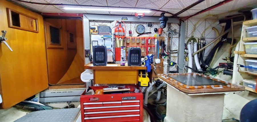 1983 DeFever Offshore Cruiser