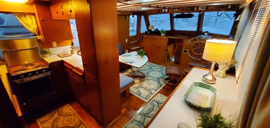 1983 DeFever Offshore Cruiser