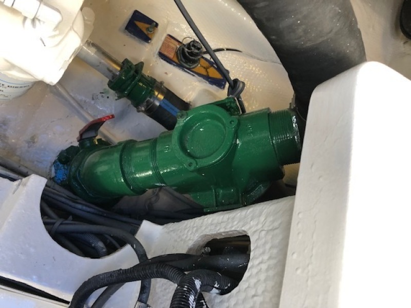 43' 1988 Bertram Trojan 13M Express