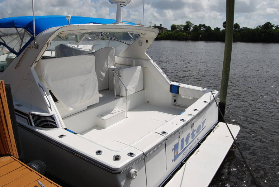 43' 1988 Bertram Trojan 13M Express