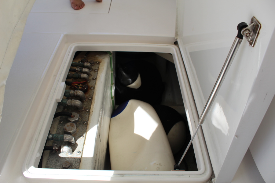 47' 2001 Cabo Convertible