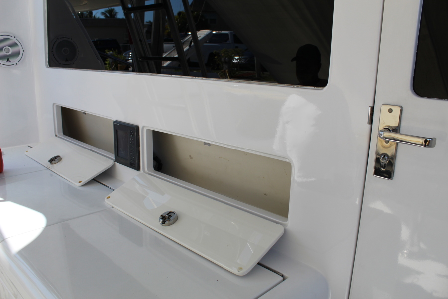 47' 2001 Cabo Convertible