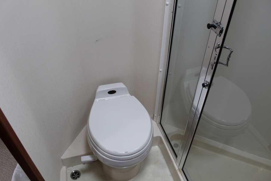 47' 2001 Cabo Convertible