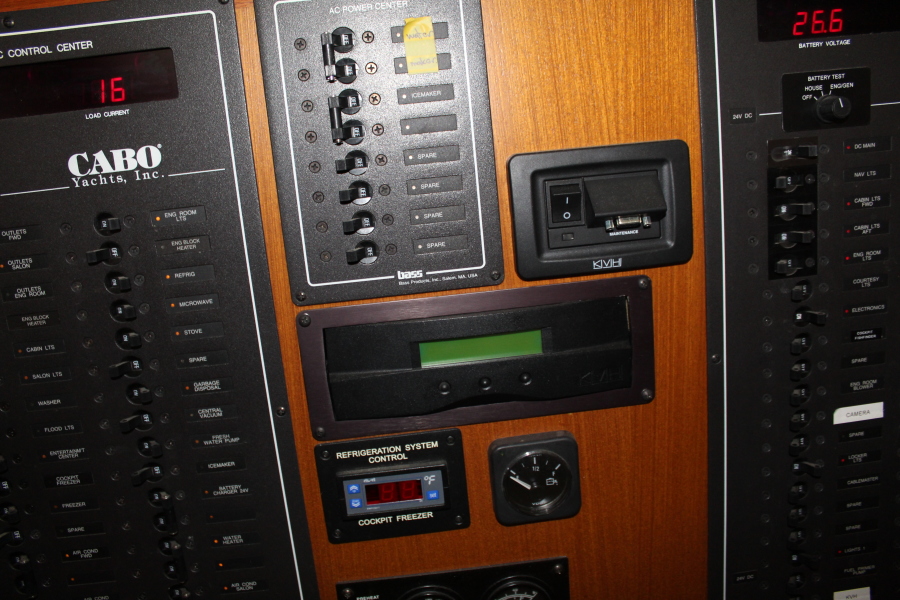 47' 2001 Cabo Convertible