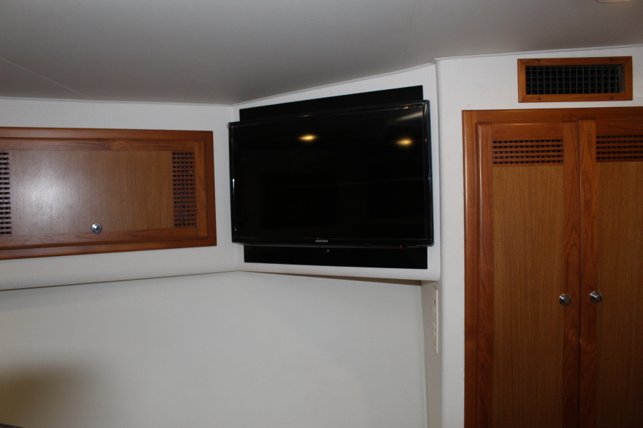 47' 2001 Cabo Convertible