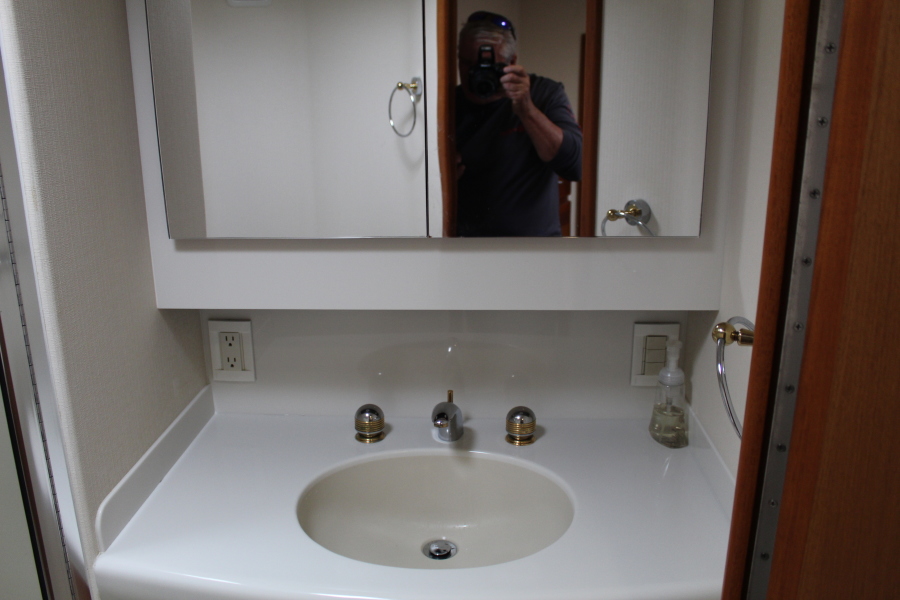 47' 2001 Cabo Convertible