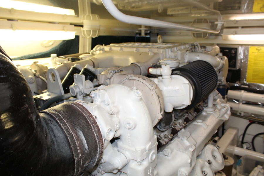 47' 2001 Cabo Convertible