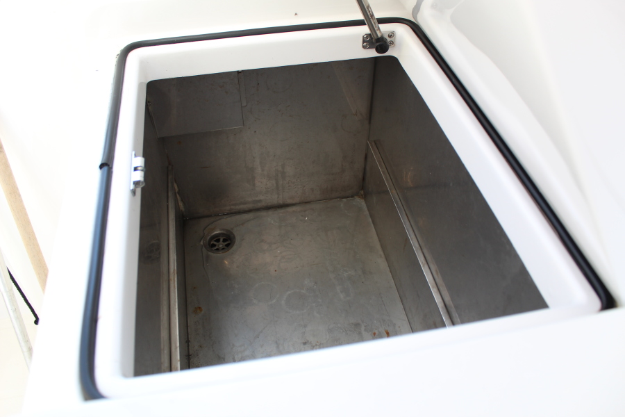 47' 2001 Cabo Convertible