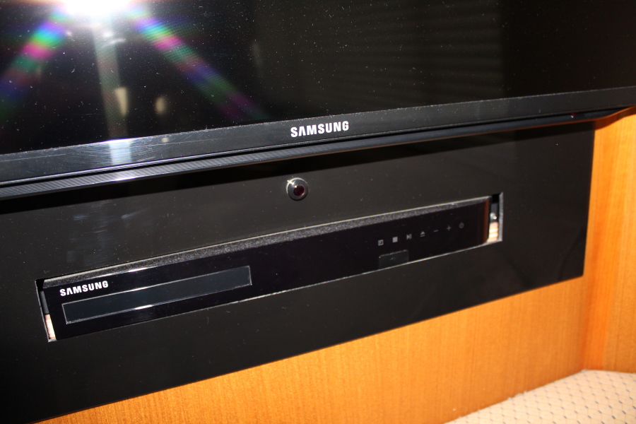 47' 2001 Cabo Convertible