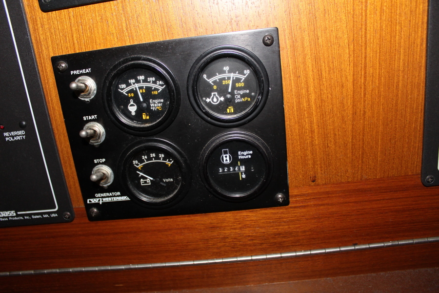 47' 2001 Cabo Convertible