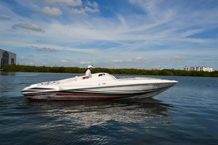 28ft Sunsation Yacht For Sale