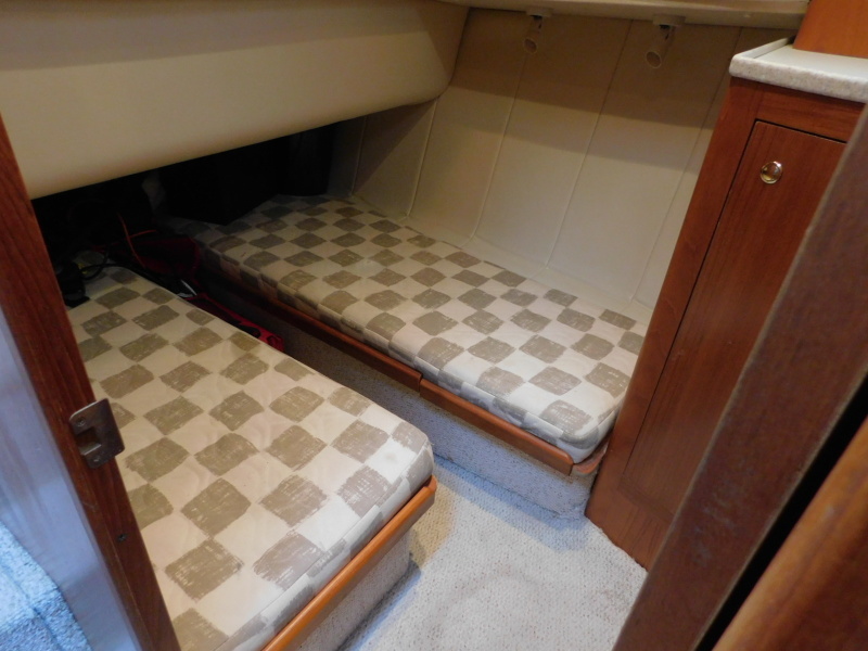 2000 Mainship 390 Trawler