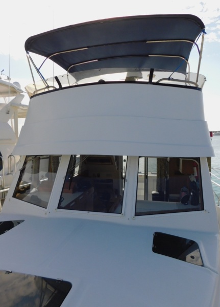 2000 Mainship 390 Trawler