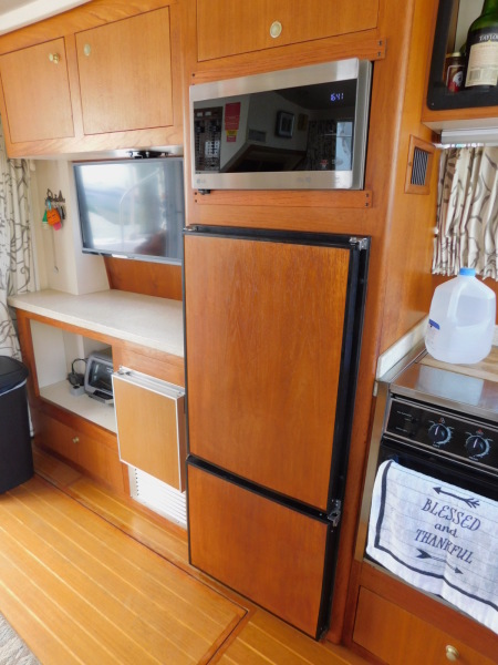 2000 Mainship 390 Trawler