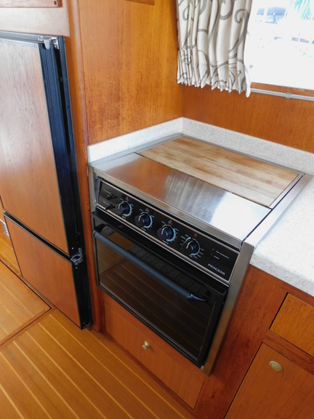 2000 Mainship 390 Trawler