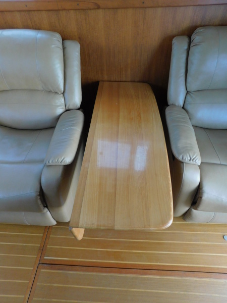 2000 Mainship 390 Trawler