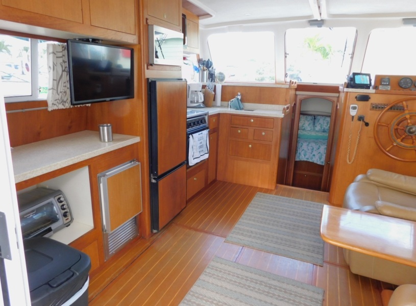 2000 Mainship 390 Trawler