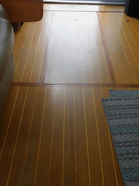 2000 Mainship 390 Trawler