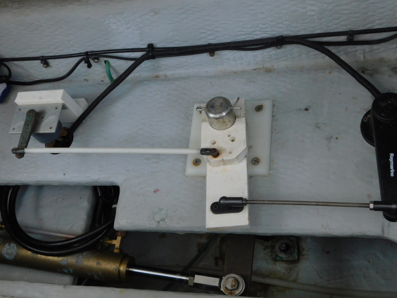 2000 Mainship 390 Trawler