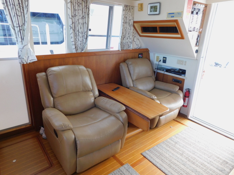 2000 Mainship 390 Trawler