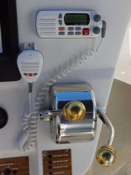 2000 Mainship 390 Trawler